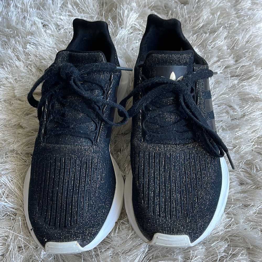 Gently worn Adidas “swift run” sneakers. Super comfortable